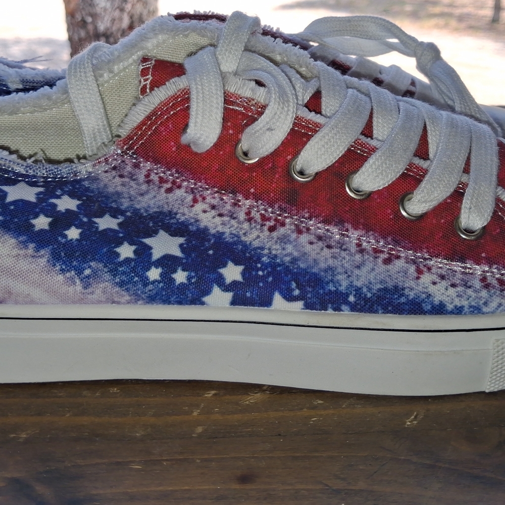 Patriotic Star Print Low-Top Canvas Sneaker